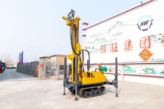 What are the characteristics and advantages of pneumatic water well drilling rigs?water drilling machine